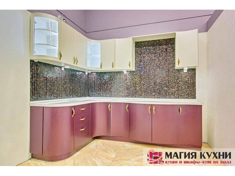 кухня с плавными линиями в Королёве