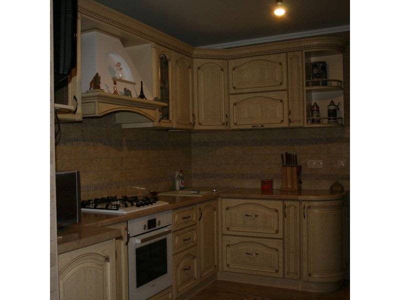 классическая угловая кухня в Королёве