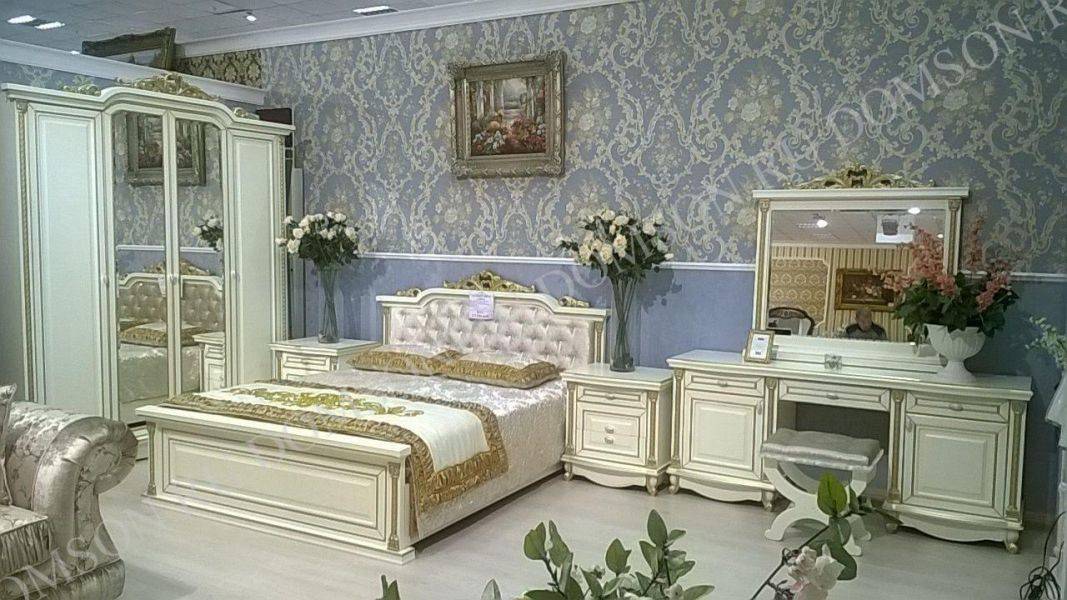 светлый спальный гарнитур в Королёве