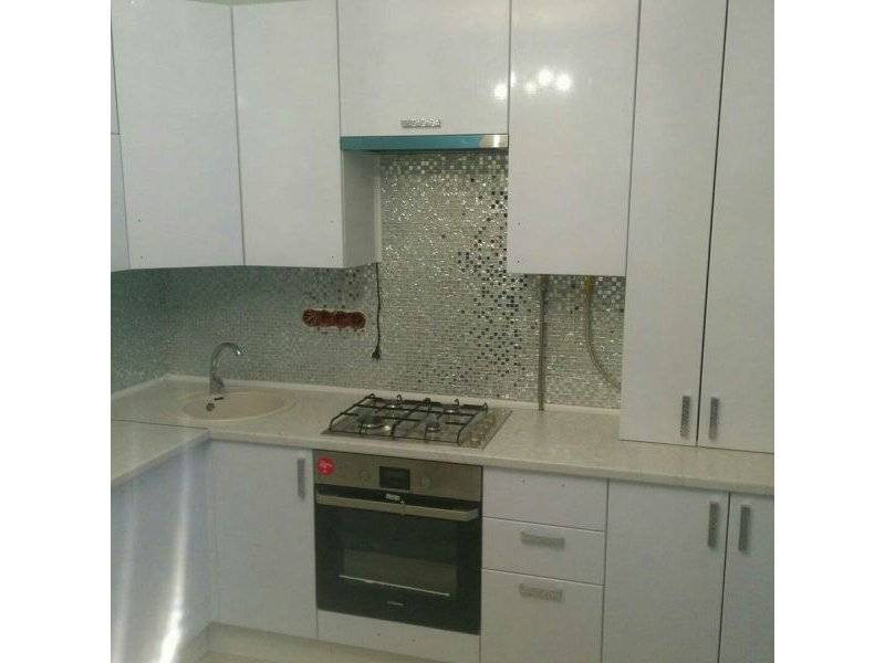 угловая кухня небольшая в Королёве