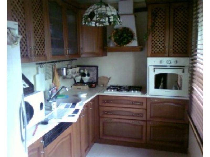 кухонный гарнитур угловой массив в Королёве