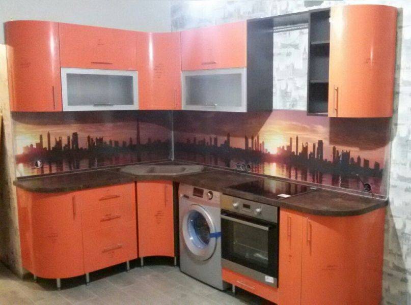 угловая кухня с радиусными фасадами мдф в Королёве