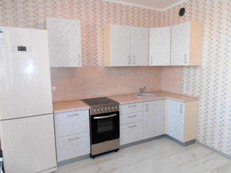 простая угловая кухня в Королёве