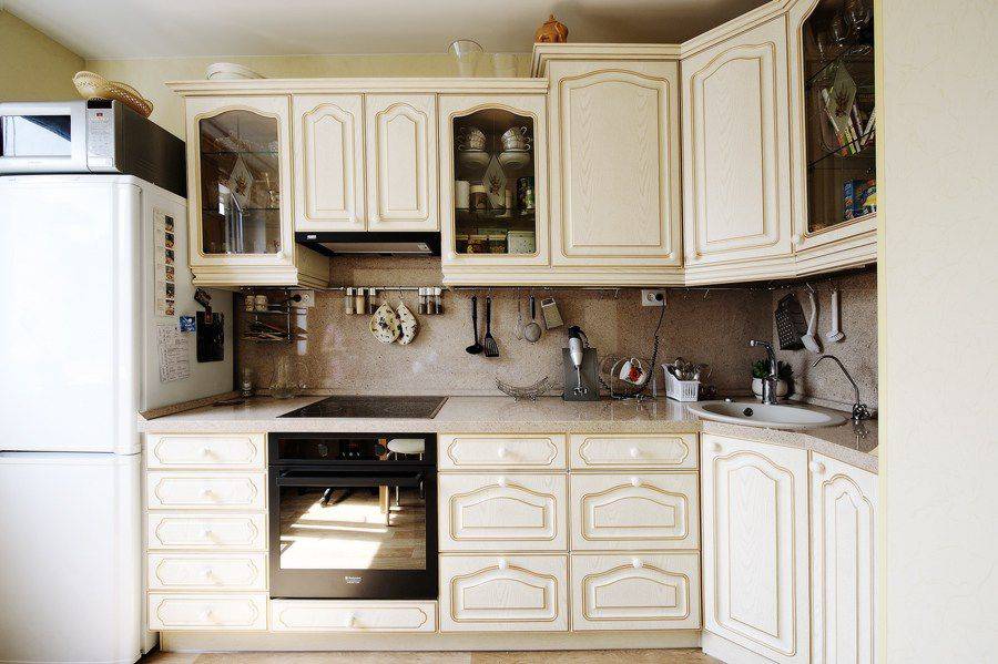 угловая кухня с патиной в Королёве
