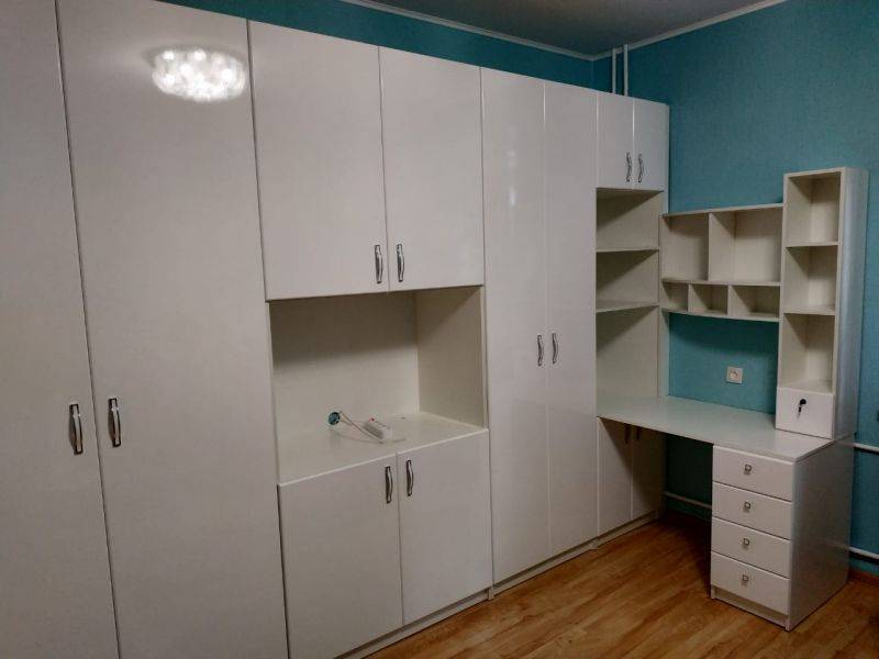 стенка с уголком для школьника в Королёве