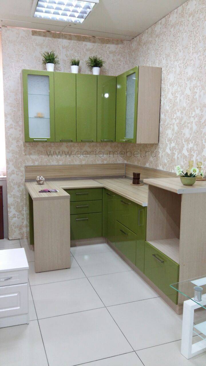 угловая кухня небольшая в Королёве