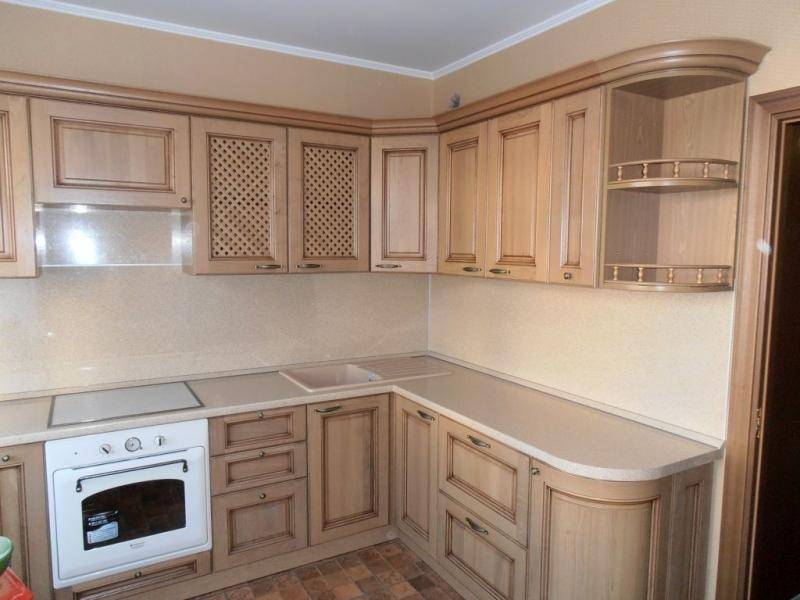 светлая классическая кухня в Королёве