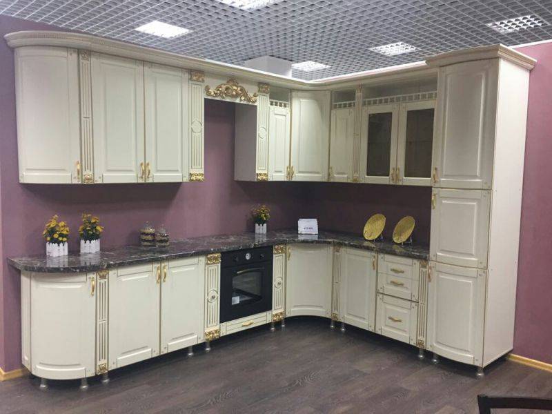белая угловая кухня лаванда в Королёве