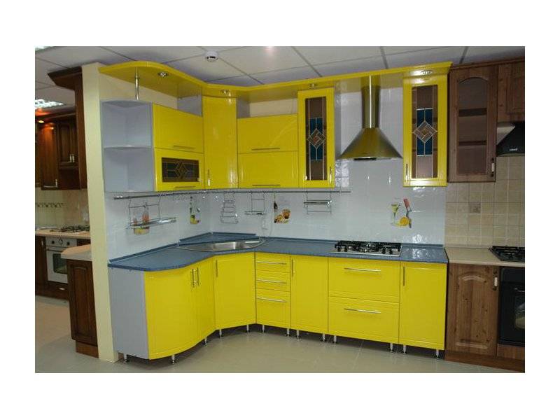 желтая угловая кухня 15 в Королёве