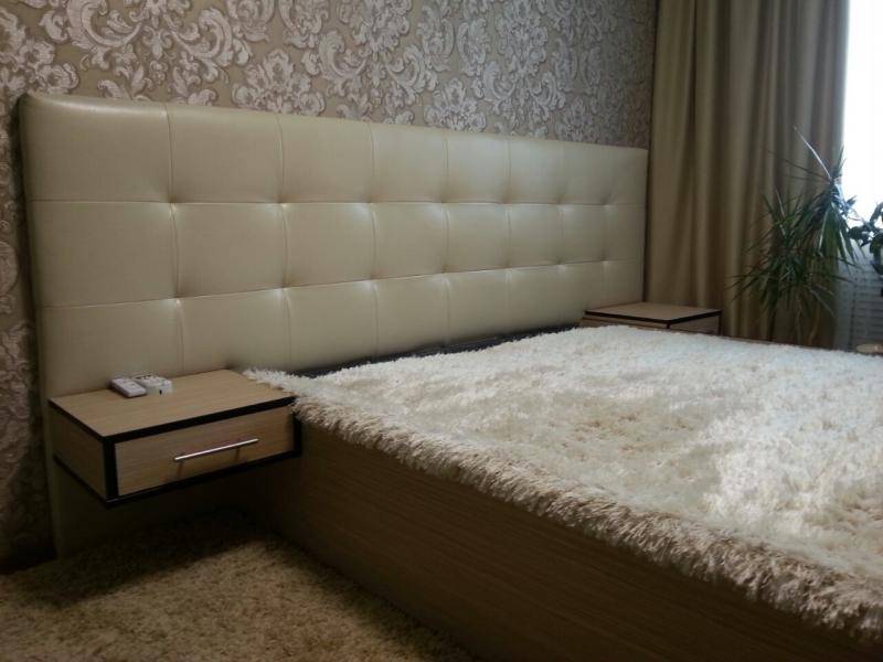 кровать с мягким изголовьем в Королёве