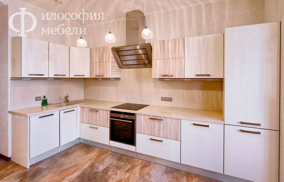светлая угловая кухня №15 в Королёве