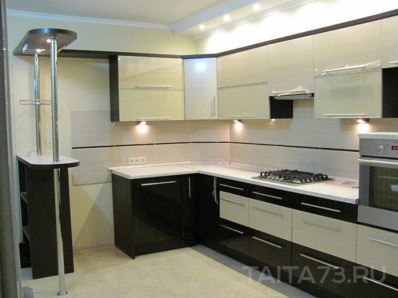 стильная комбинированная кухня в Королёве