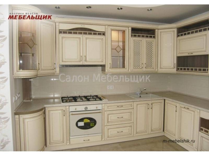 кухня с фасадами из массива ольхи в Королёве