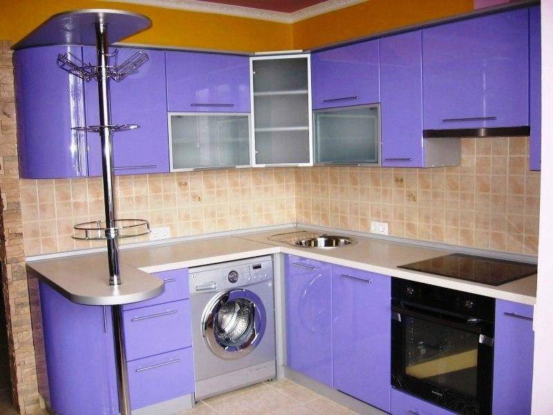 угловая фиолетовая кухня в Королёве