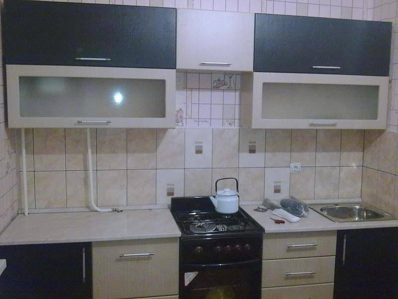простая прямая кухня в Королёве